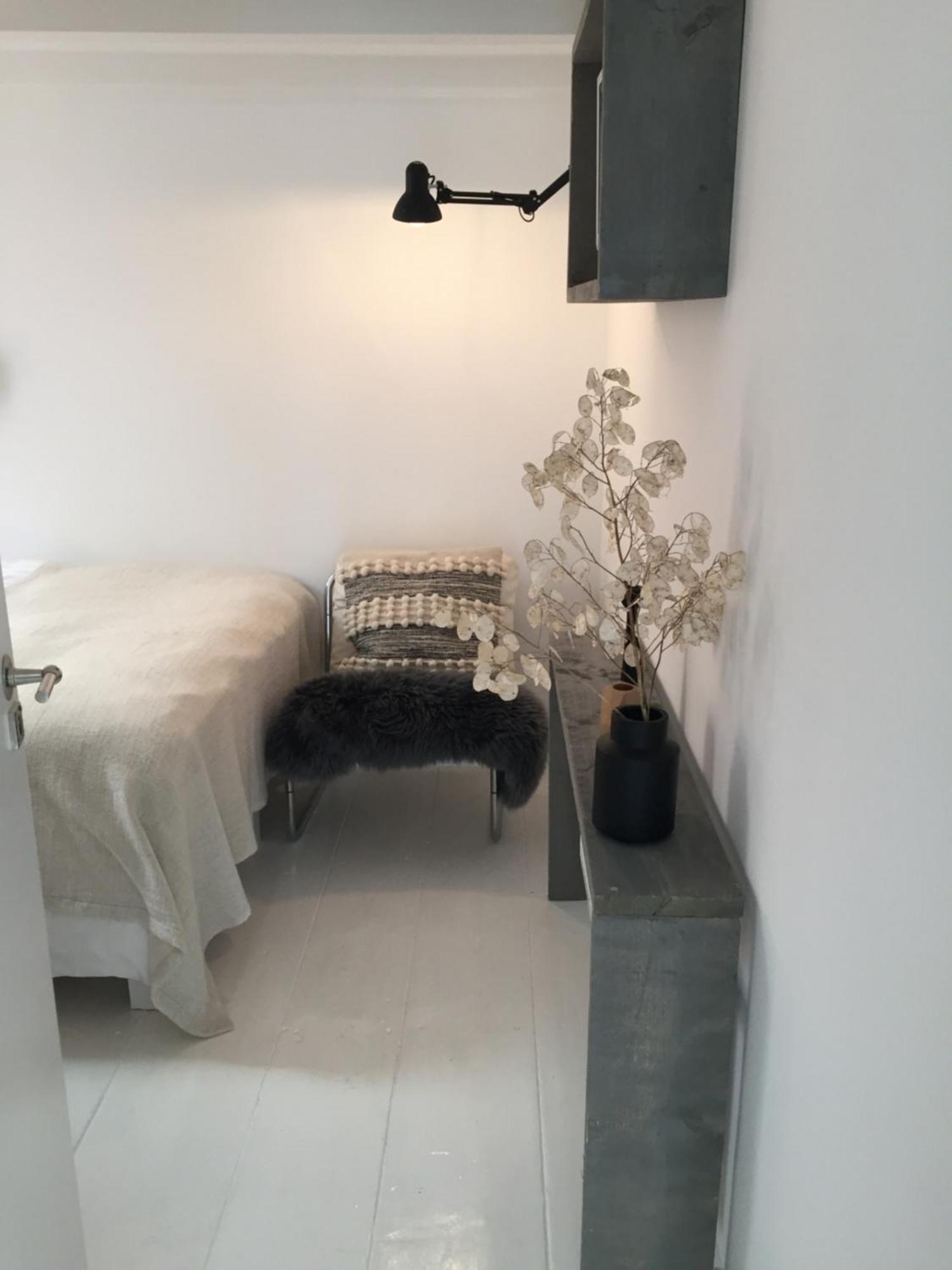Two Bedroom Apartment In Historic Canalhouse From 1618 - City Centre Amsterdam Exterior photo